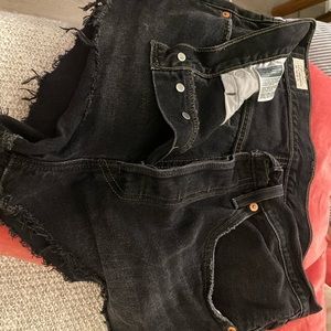 Super short black LEVIS Size 30